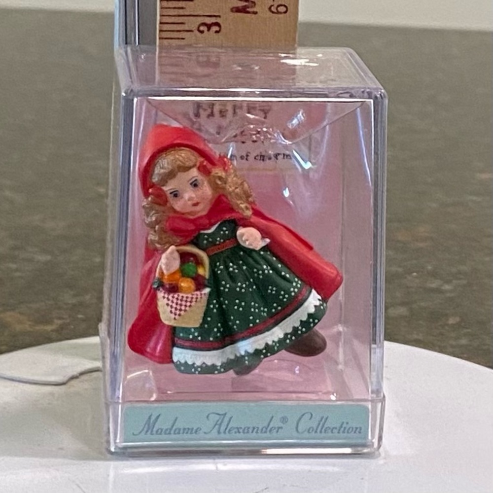 NIB Vintage Madame Alexander Little Red Riding Hood mini figurine 1991 Hallmark